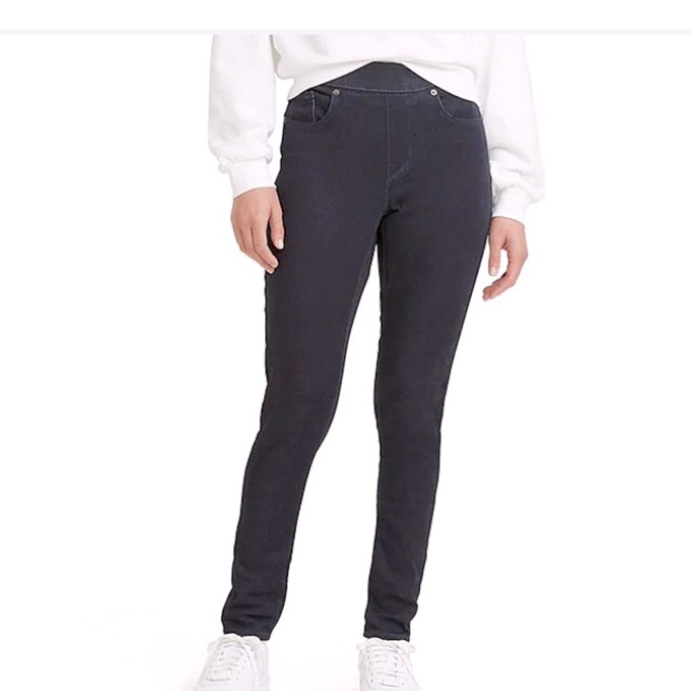 Levi’s shaping skinny pull on skinny jeans